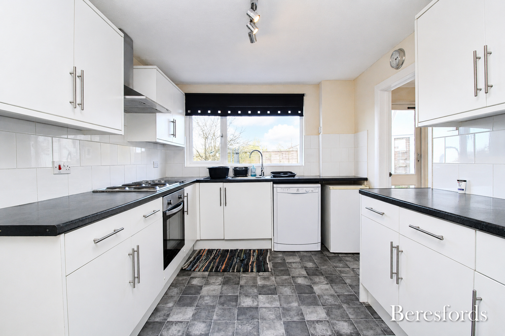 Property photo 3 of 13 Kitchen
