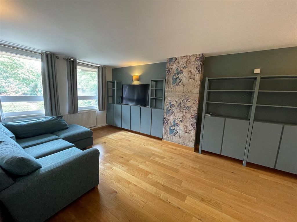 Property photo 2 of 9 Living Room