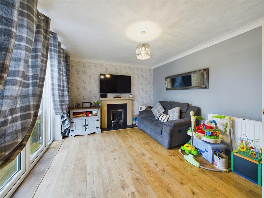 Property photo 2 of 33 Cam04116G0-Pr0089-Still011.Jpg