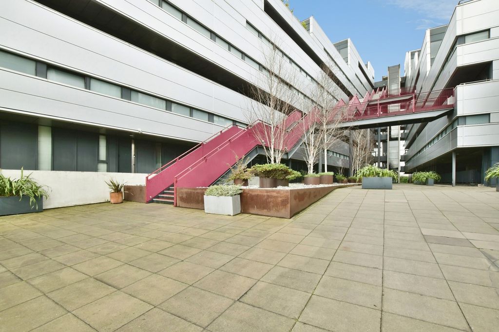 Property photo 1 of 27 Pbox-Img.Jpg