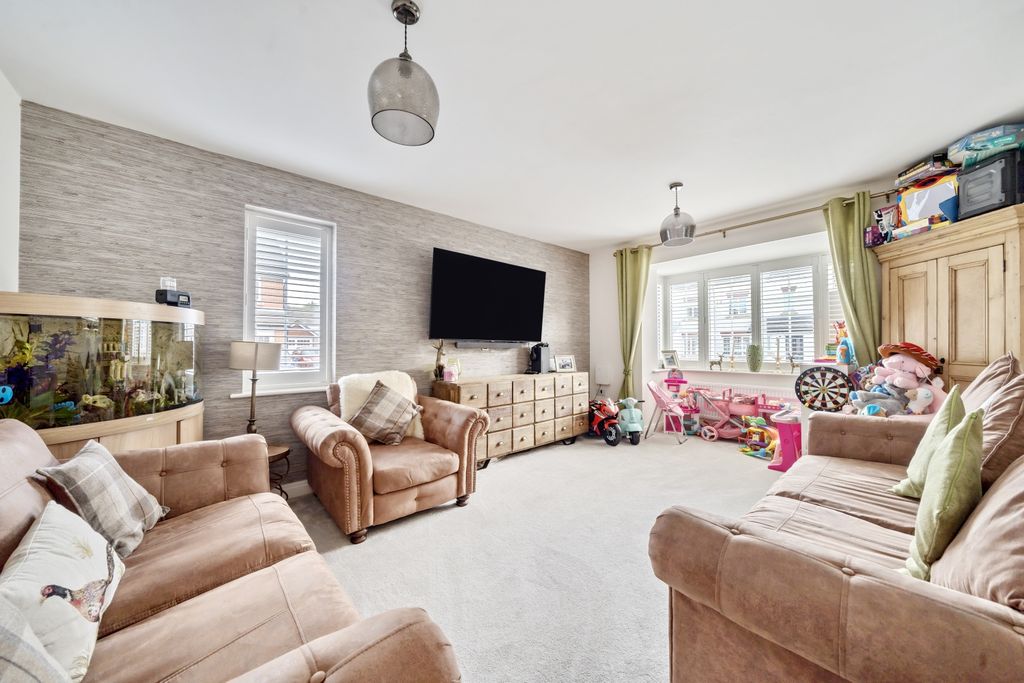 Property photo 2 of 18 1077891 (2)