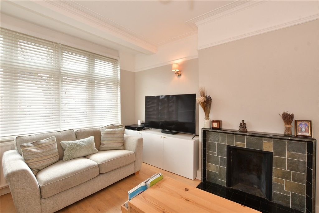 Property photo 2 of 23 Lounge