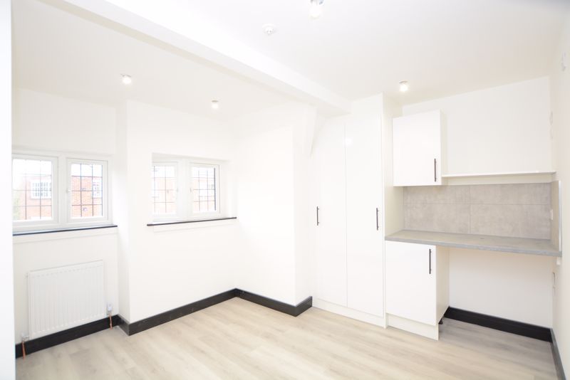 Property photo 1 of 5 Photo 8