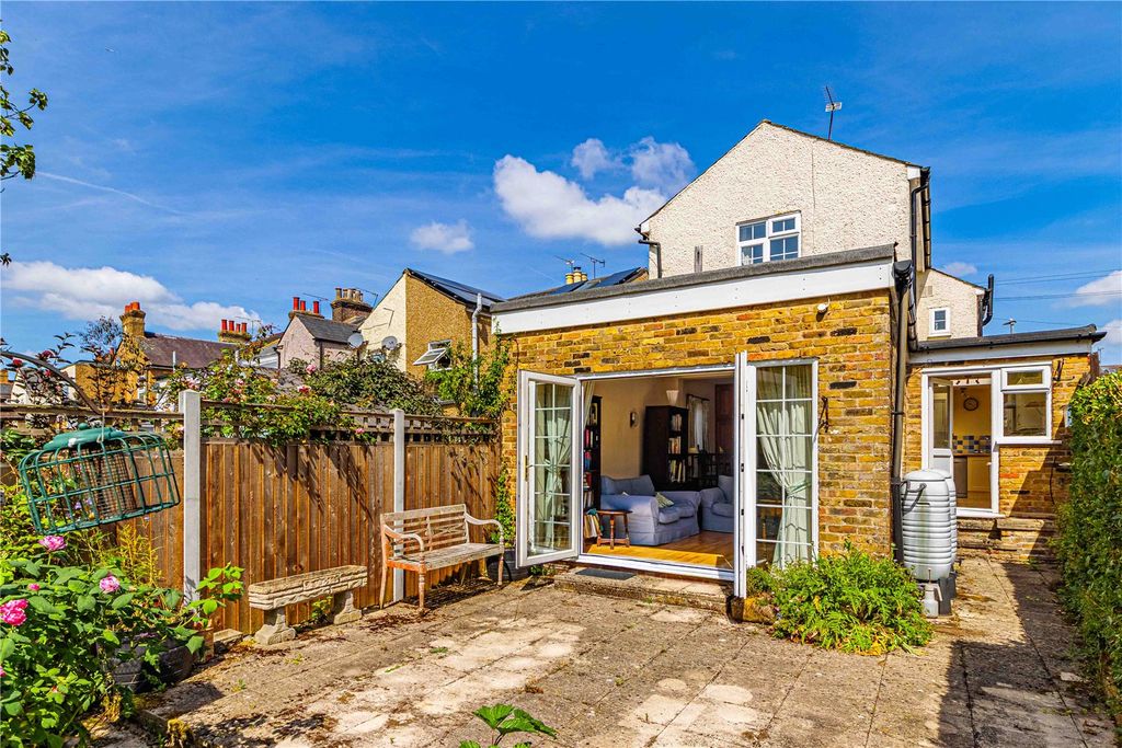 Property photo 3 of 16 Picture No. 21