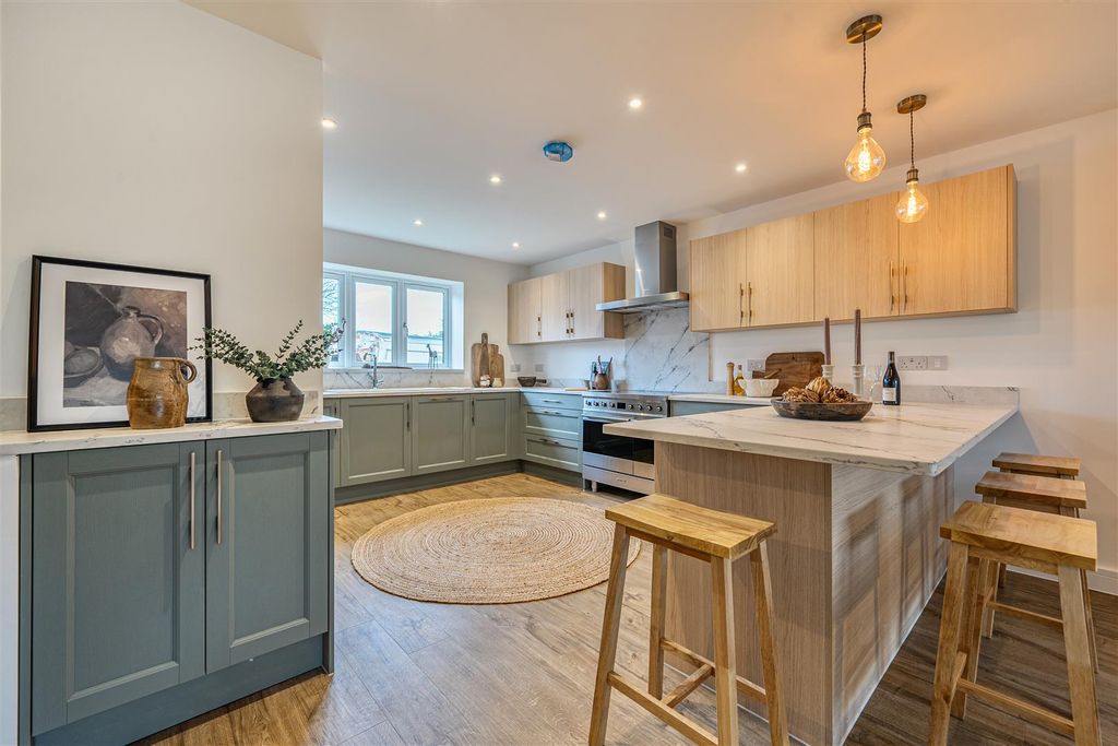 Property photo 1 of 36 Kitchen.Jpg