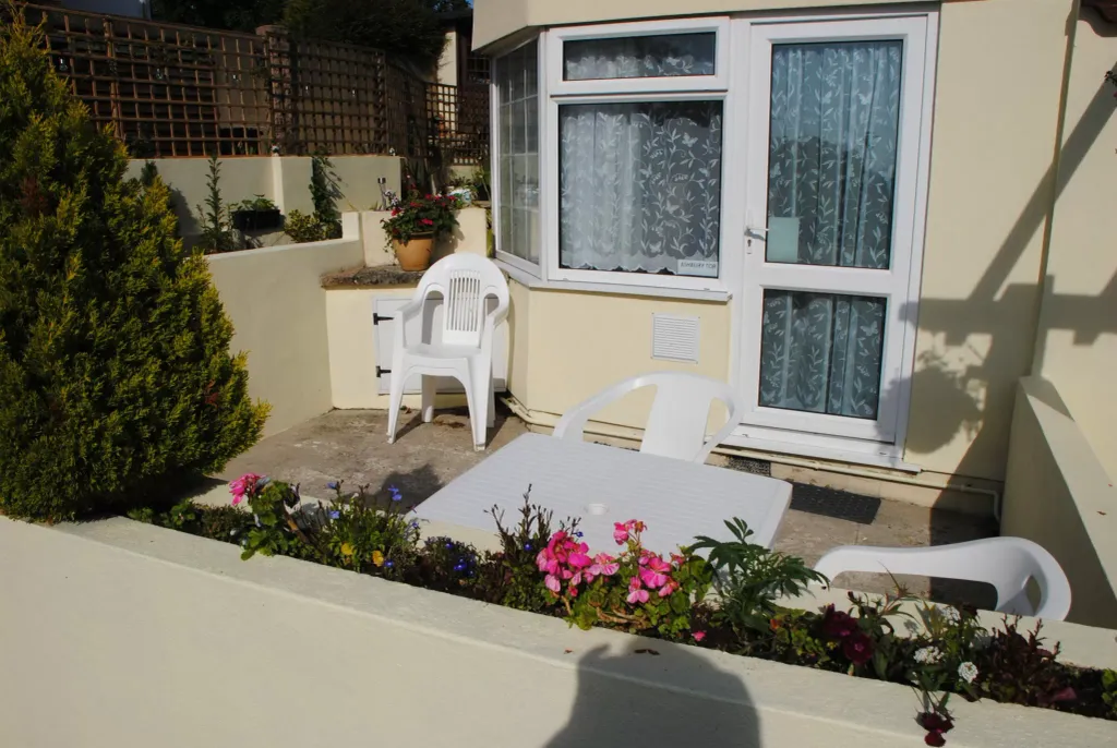 Property photo 1 of 6