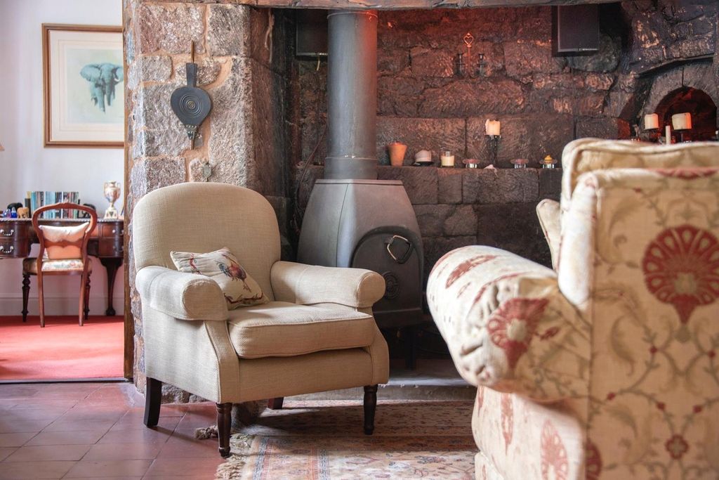 Property photo 2 of 4 Cameo