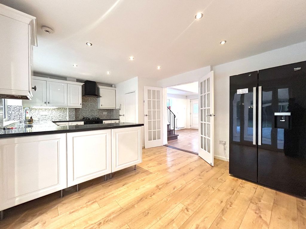 Property photo 3 of 13 Picture 3