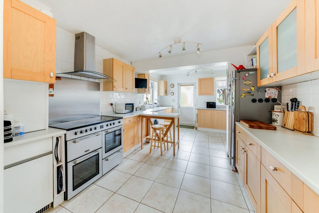 Property photo 3 of 24