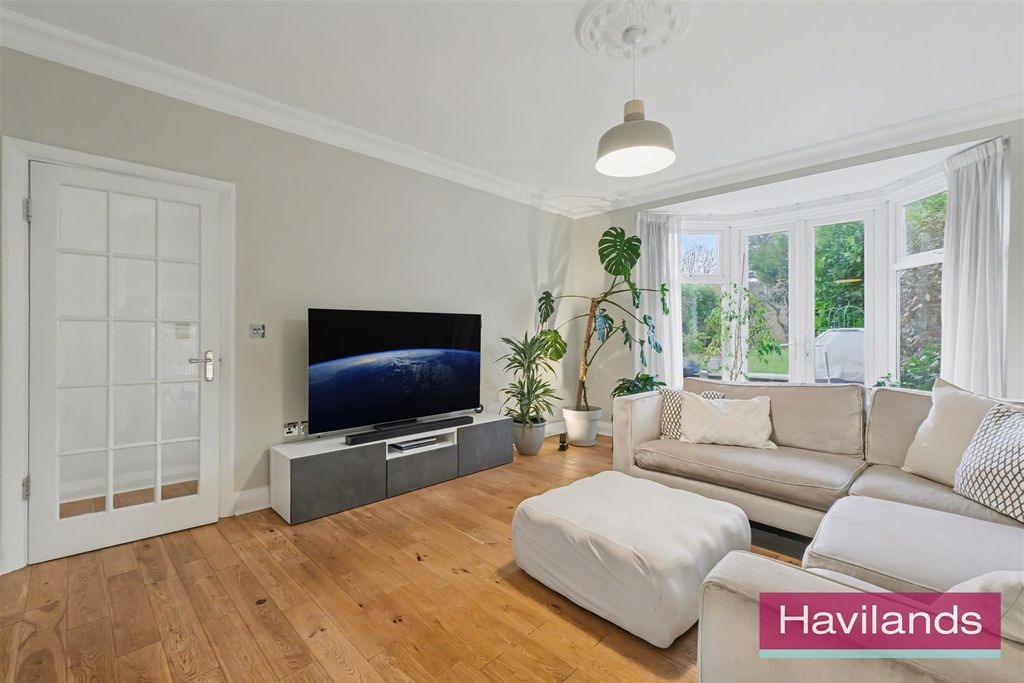 Property photo 3 of 23 Vicars Moor Lane N21 1Bl-22.Jpg