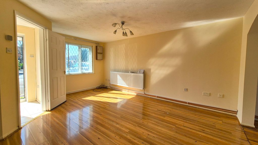 Property photo 2 of 8