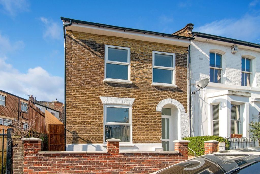 Property photo 1 of 8