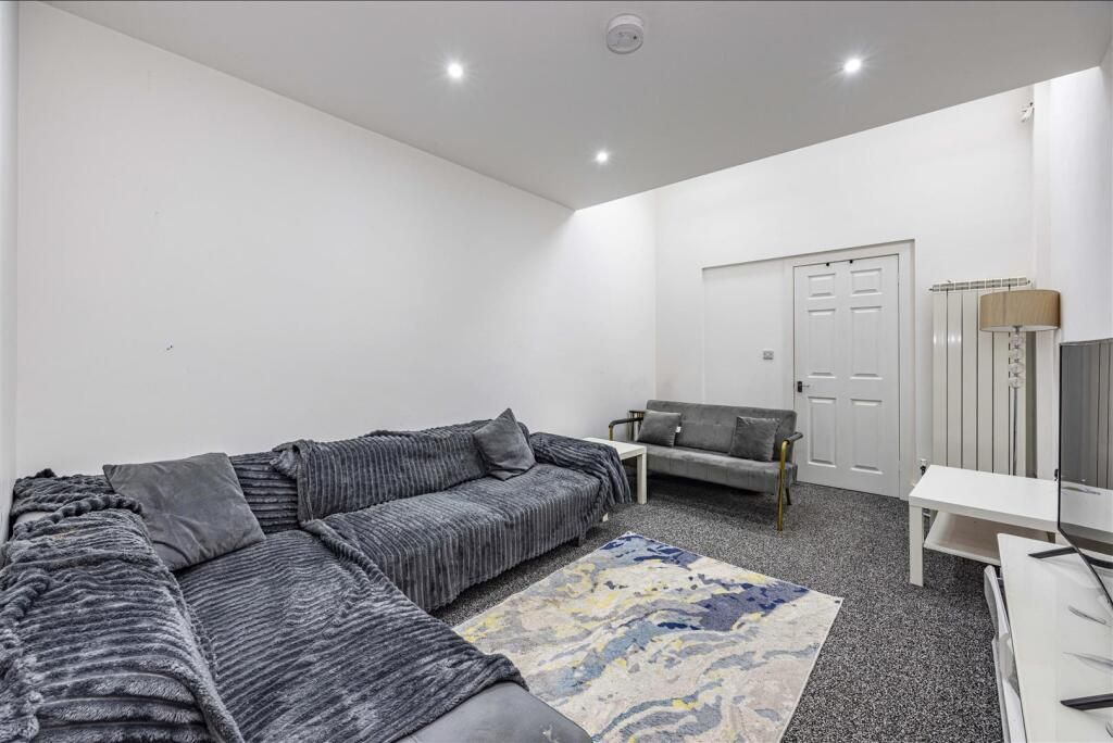 Property photo 3 of 8 Photo 2