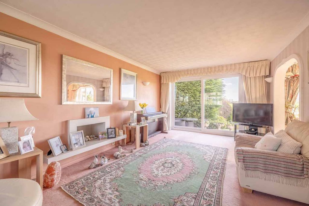 Property photo 2 of 30