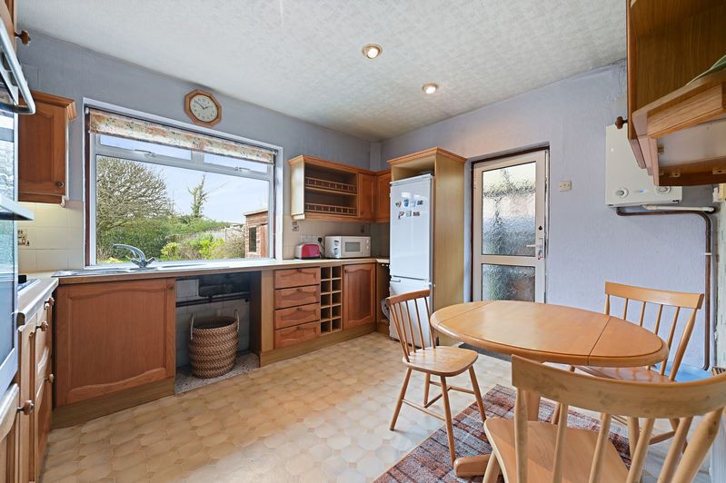 Property photo 3 of 12 Photo 4