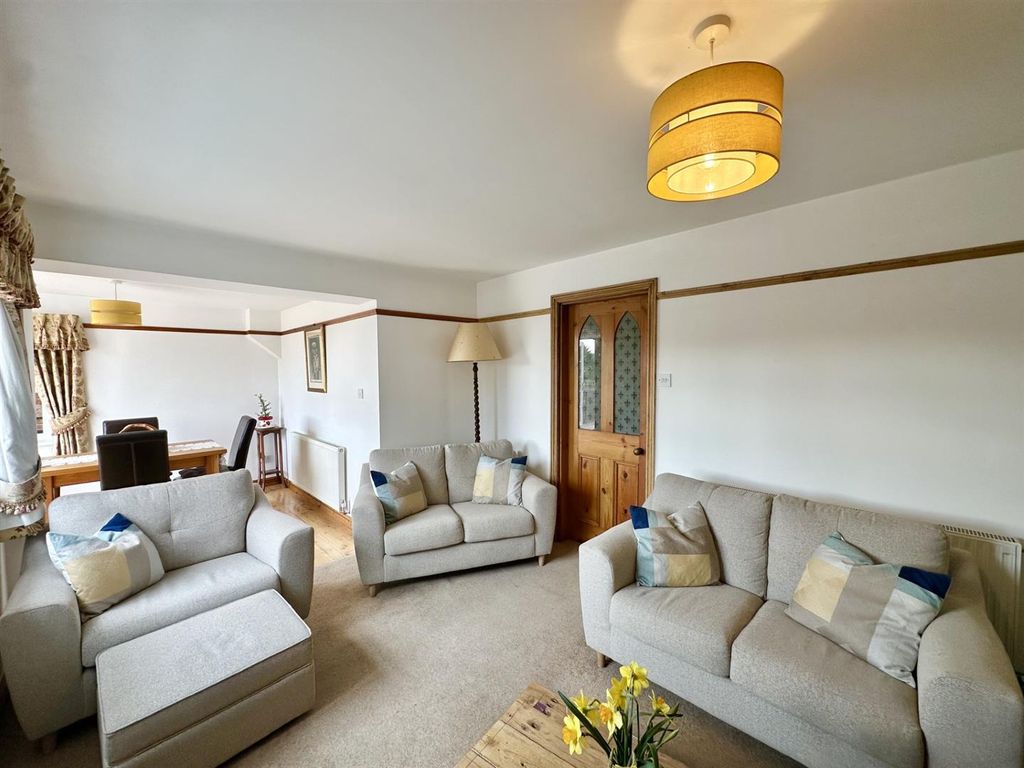 Property photo 1 of 28