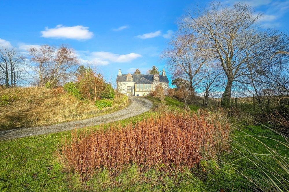 Property photo 2 of 46