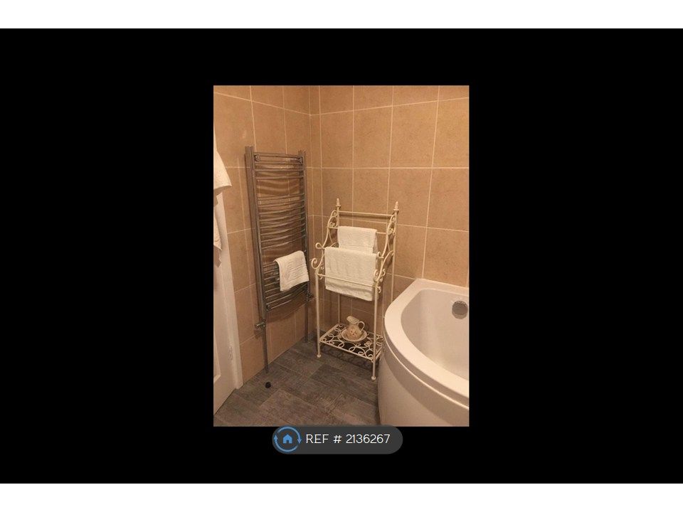 Property photo 2 of 10 Spacious Bathroom Corner Bath And Shower