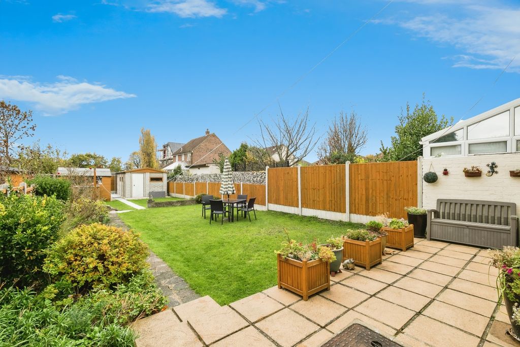 Property photo 3 of 17 Photo