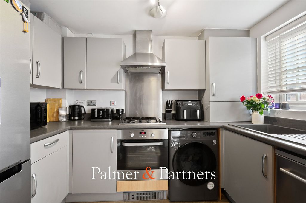 Property photo 2 of 17 Picture No. 06