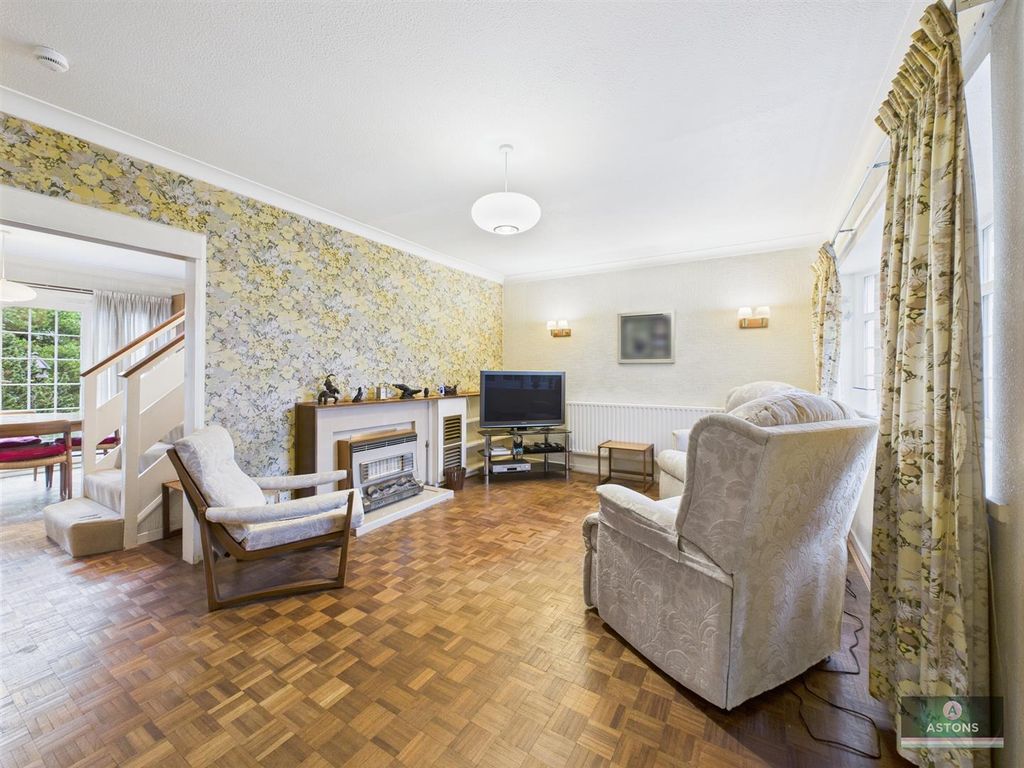 Property photo 2 of 17 Lounge