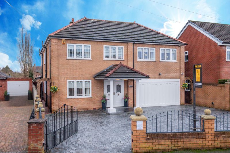 Property photo 1 of 32 Sitting Pretty