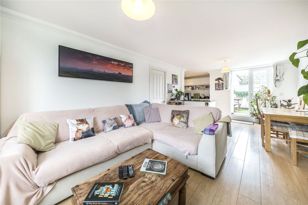 Property photo 3 of 8 Picture No. 06