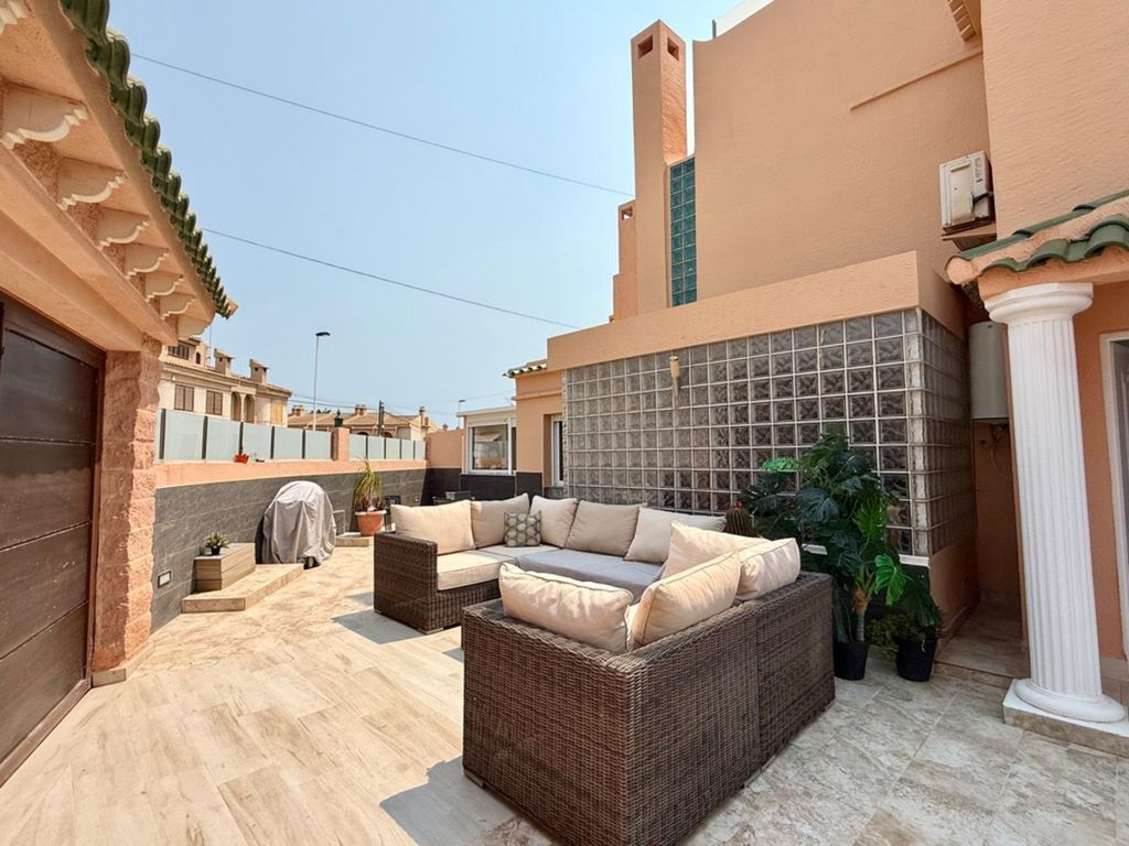 Property photo 2 of 50