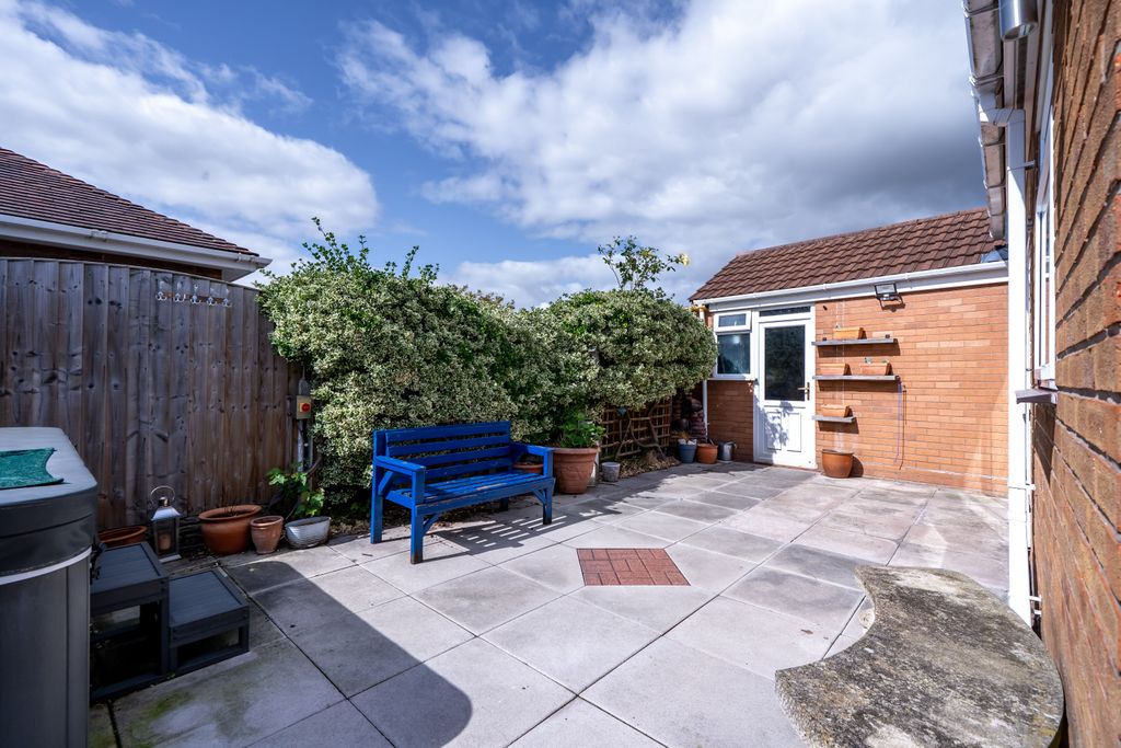 Property photo 1 of 18 2