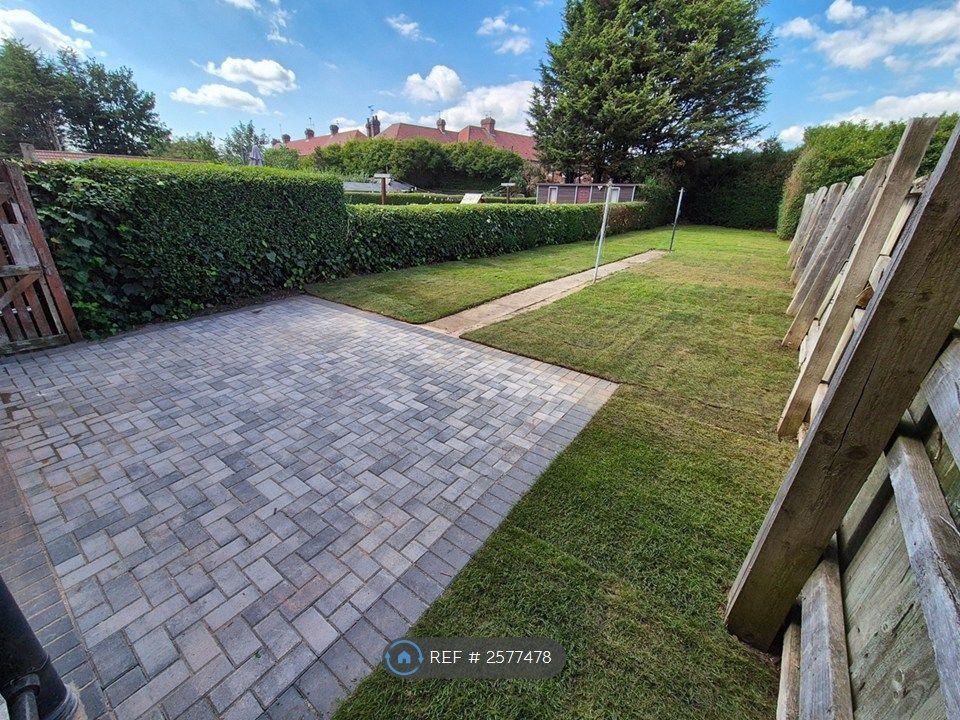 Property photo 2 of 20