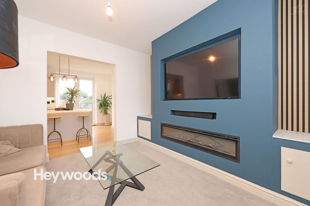 Property photo 3 of 34