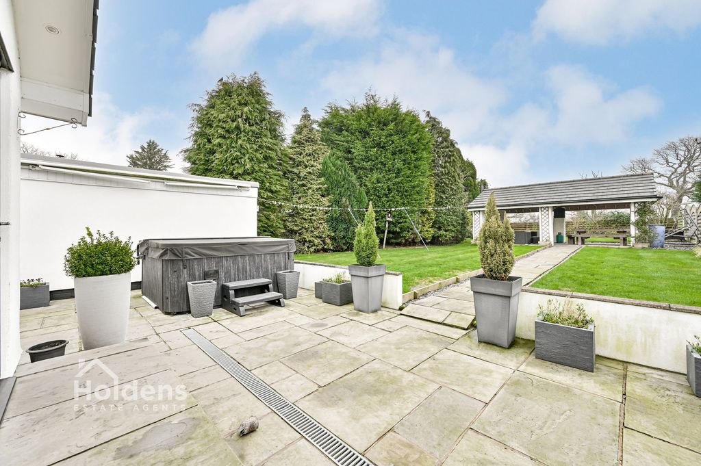 Property photo 1 of 25