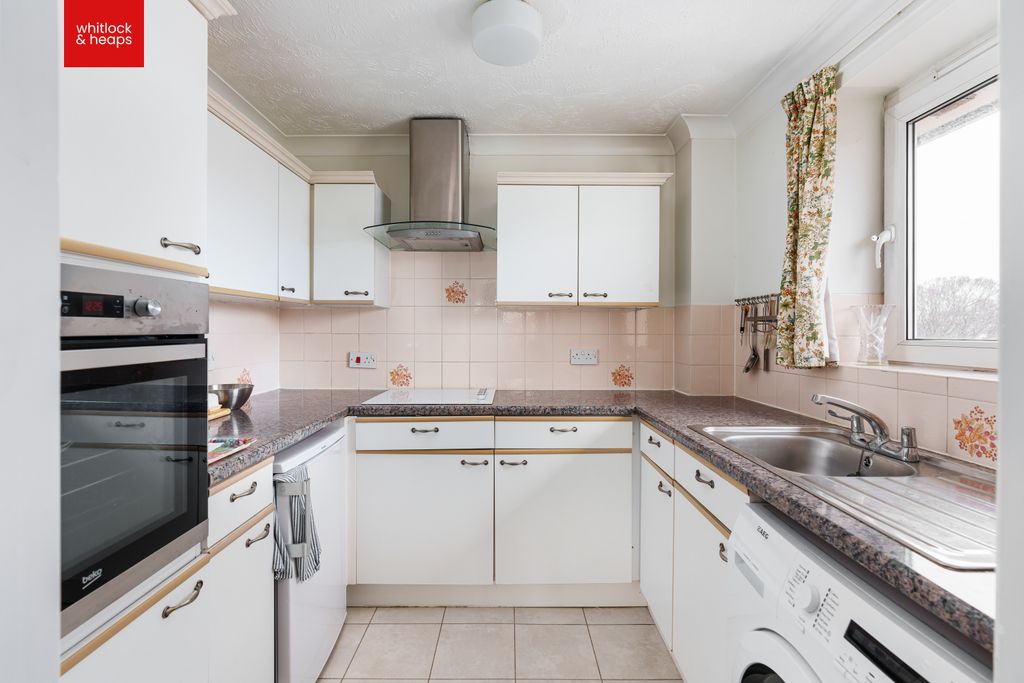 Property photo 2 of 11 Kit