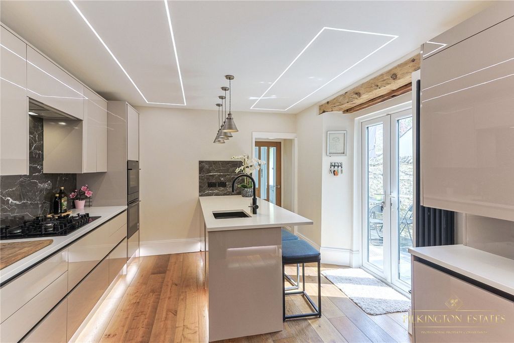 Property photo 3 of 14 4277582