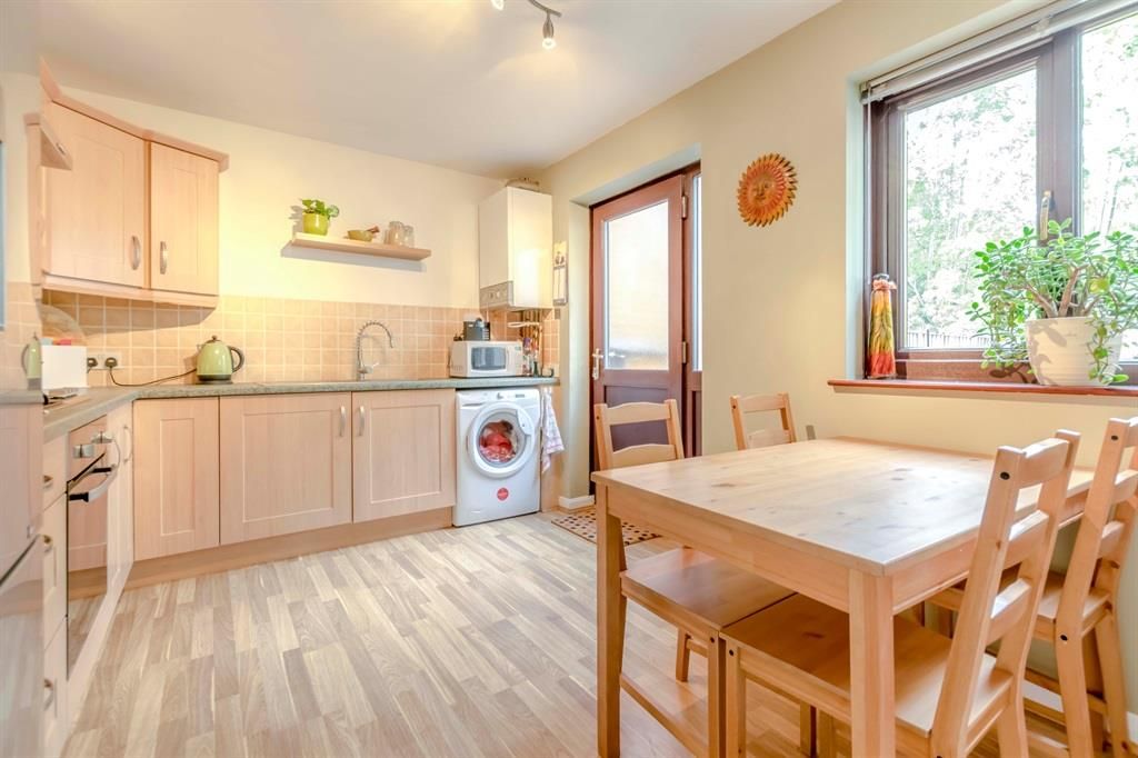 Property photo 2 of 7 Kitchen