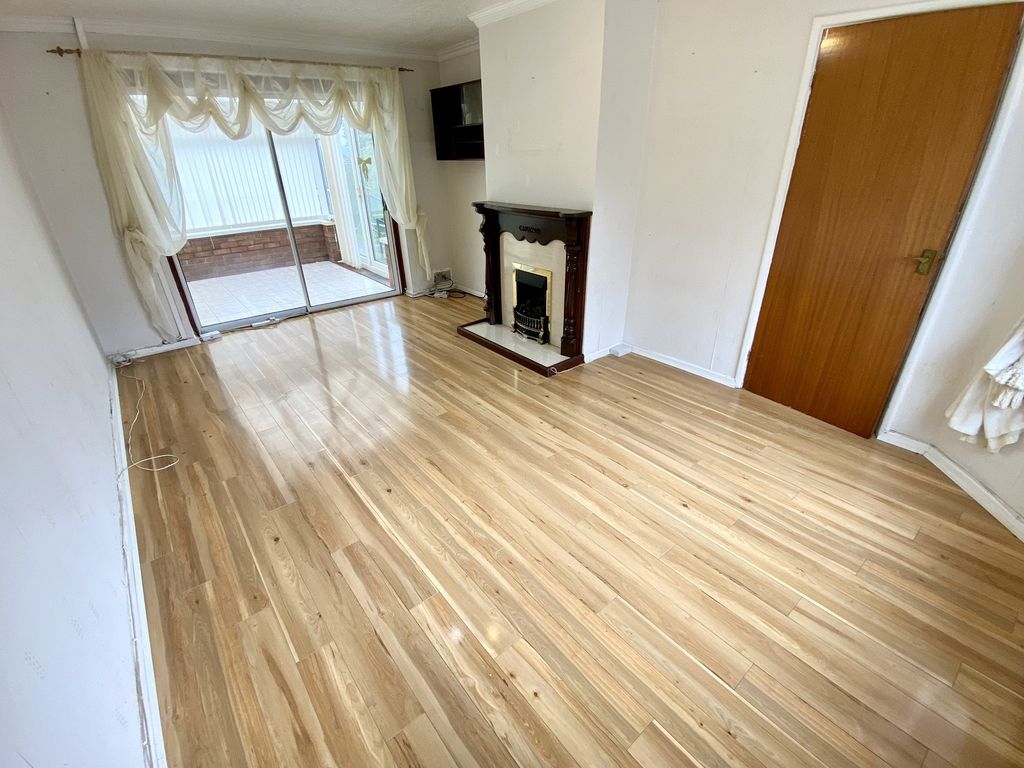 Property photo 2 of 10 Lounge