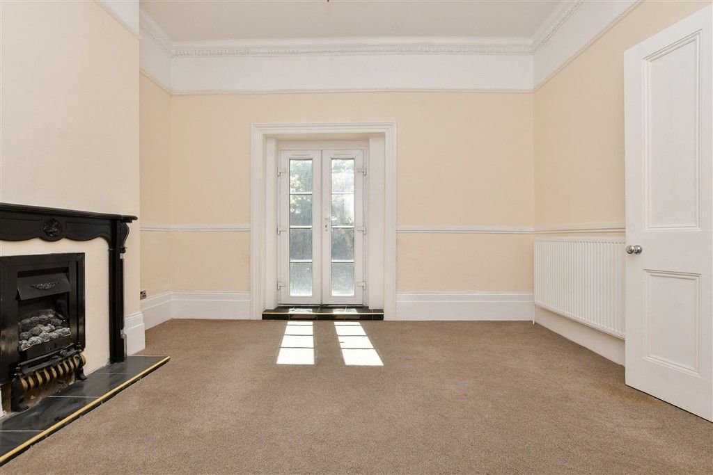 Property photo 3 of 19 Dining Area