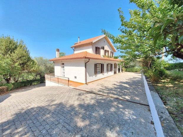 Property photo 3 of 20