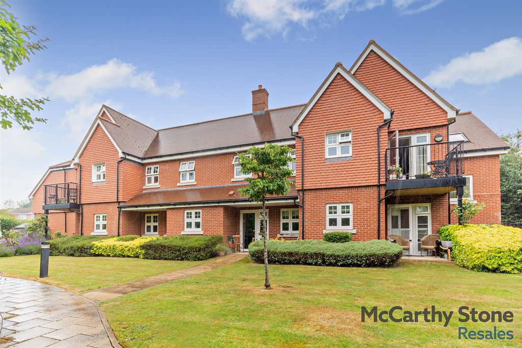 Property photo 1 of 11 8654939-Exterior06-800.Jpg