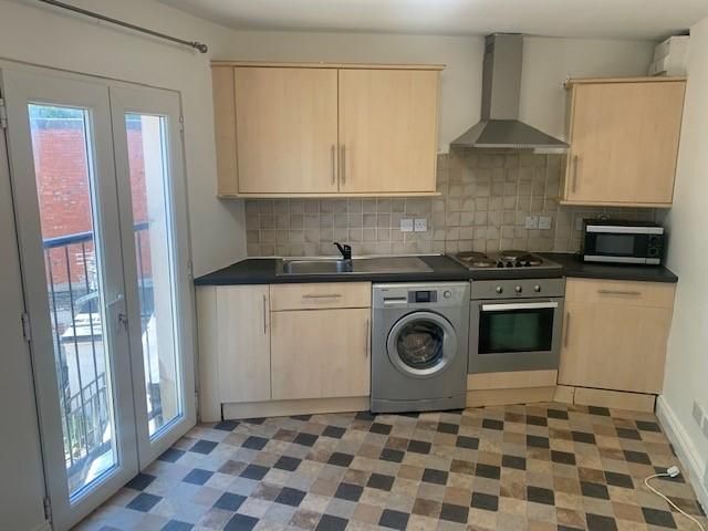 Property photo 1 of 6 Kitchen