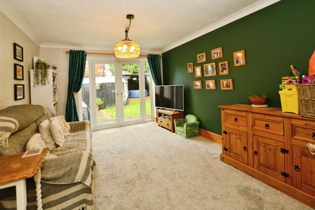 Property photo 2 of 17 Photo