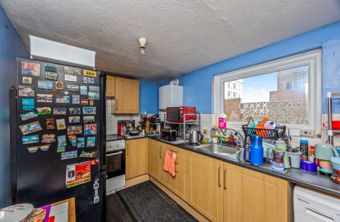 Property photo 3 of 12