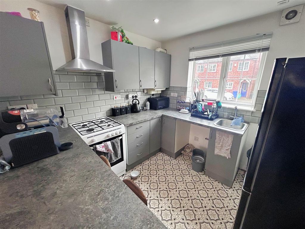 Property photo 2 of 16