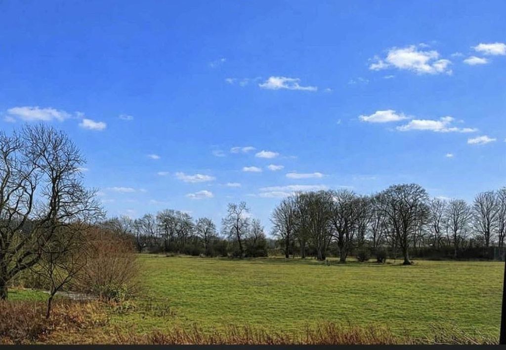 Property photo 2 of 29 124Aacba-5164-450E-A9c6-77E4Fa69059F.Jpg