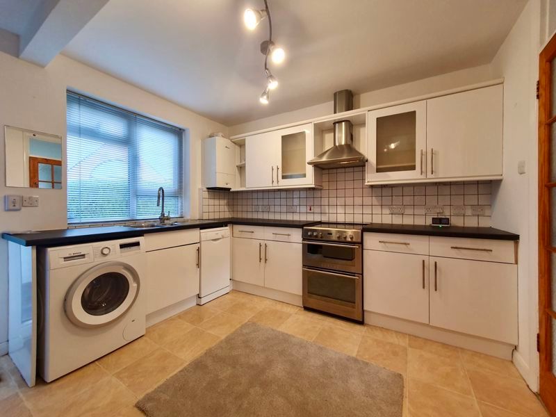 Property photo 3 of 9 Kitchen