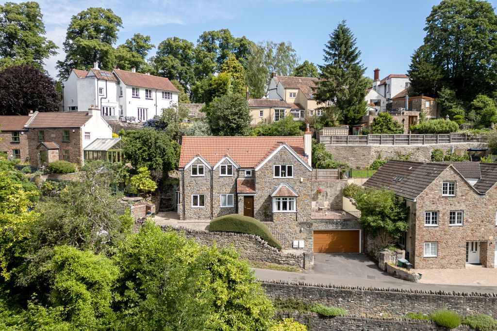 Property photo 1 of 35 1