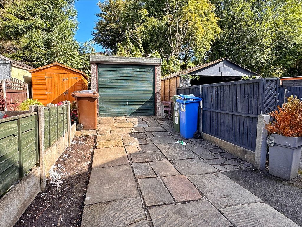 Property photo 3 of 14 Driveway & Garage