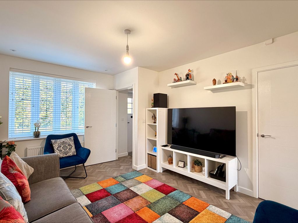 Property photo 3 of 15 Lounge