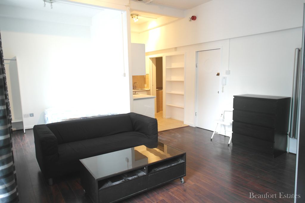 Property photo 3 of 6