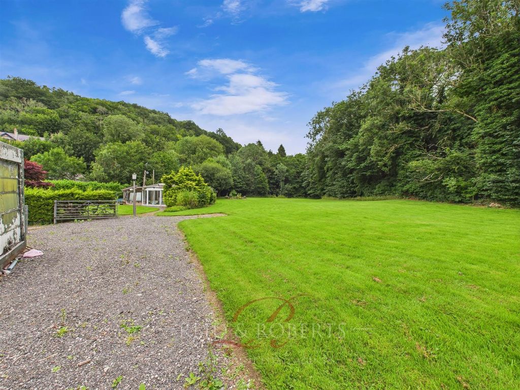 Property photo 3 of 10 Cam04884G0-Pr0067-Still012.Jpg